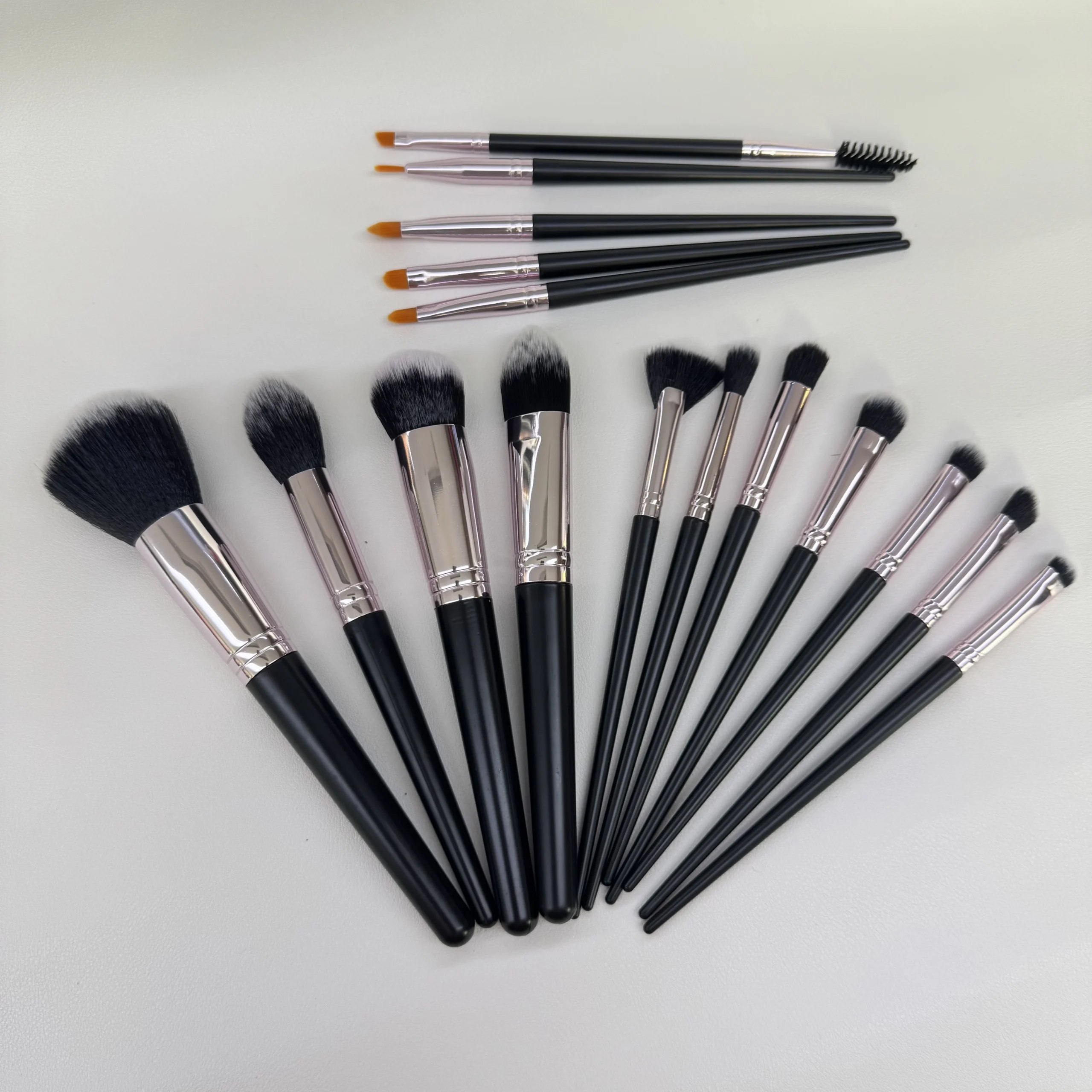 Professional 16-Piece Makeup Brush Set - Image 5