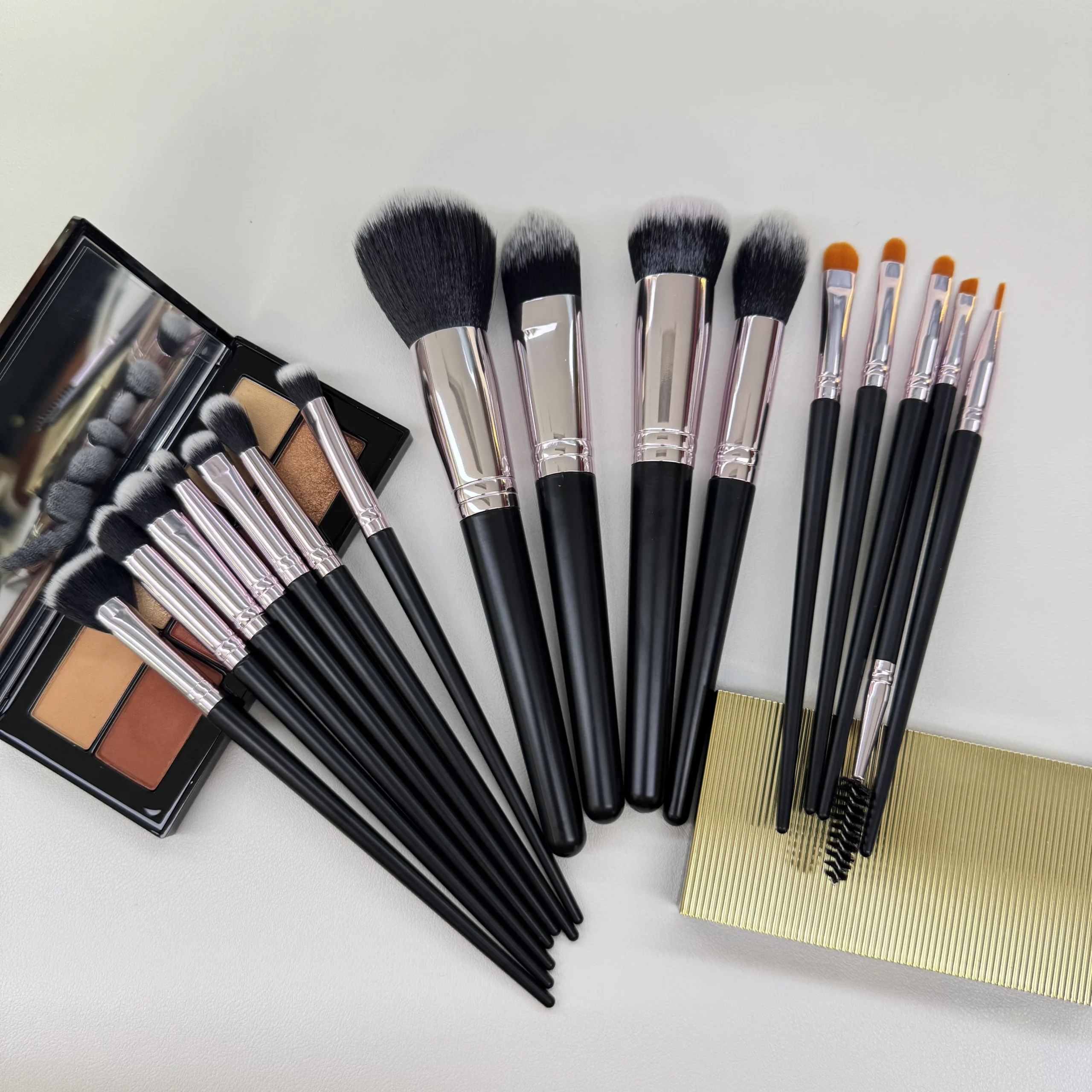 Professional 16-Piece Makeup Brush Set - Image 3