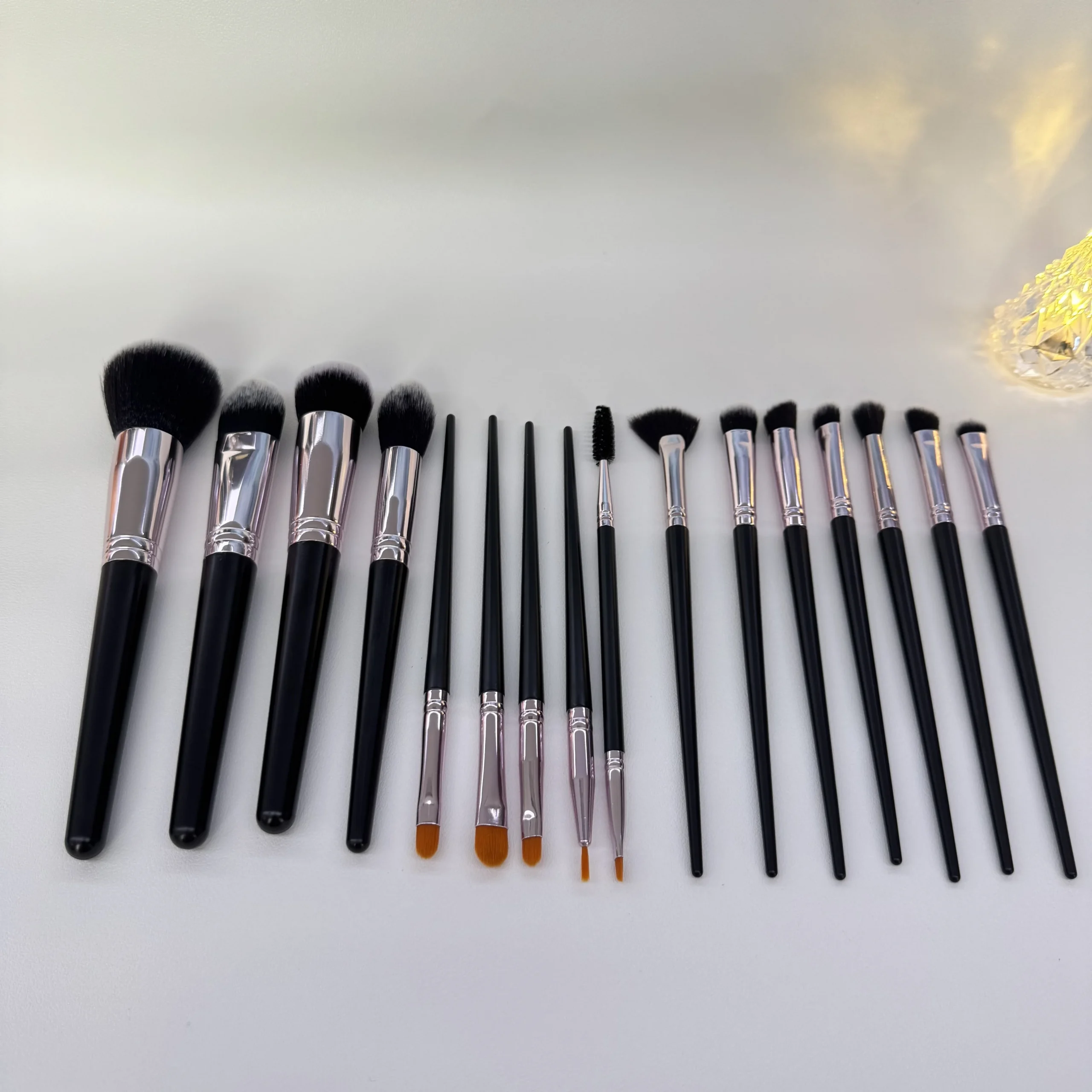 Professional 16-Piece Makeup Brush Set - Image 2